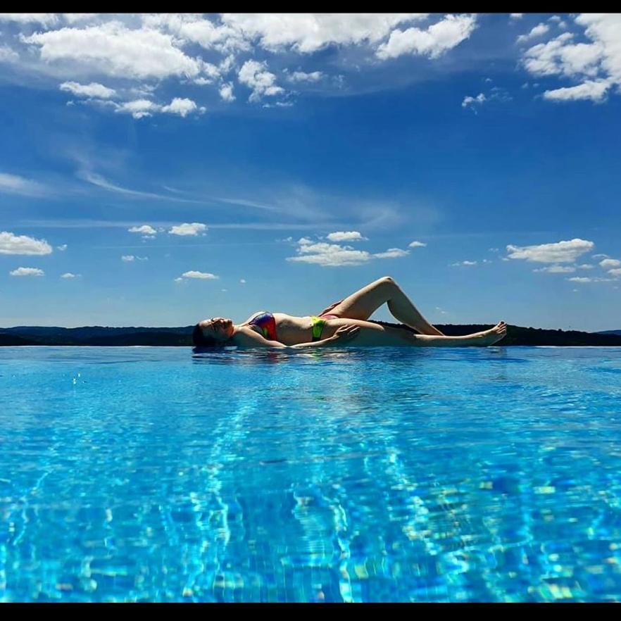 Home Andrea With Infinity Salty Pool Roc Exterior photo