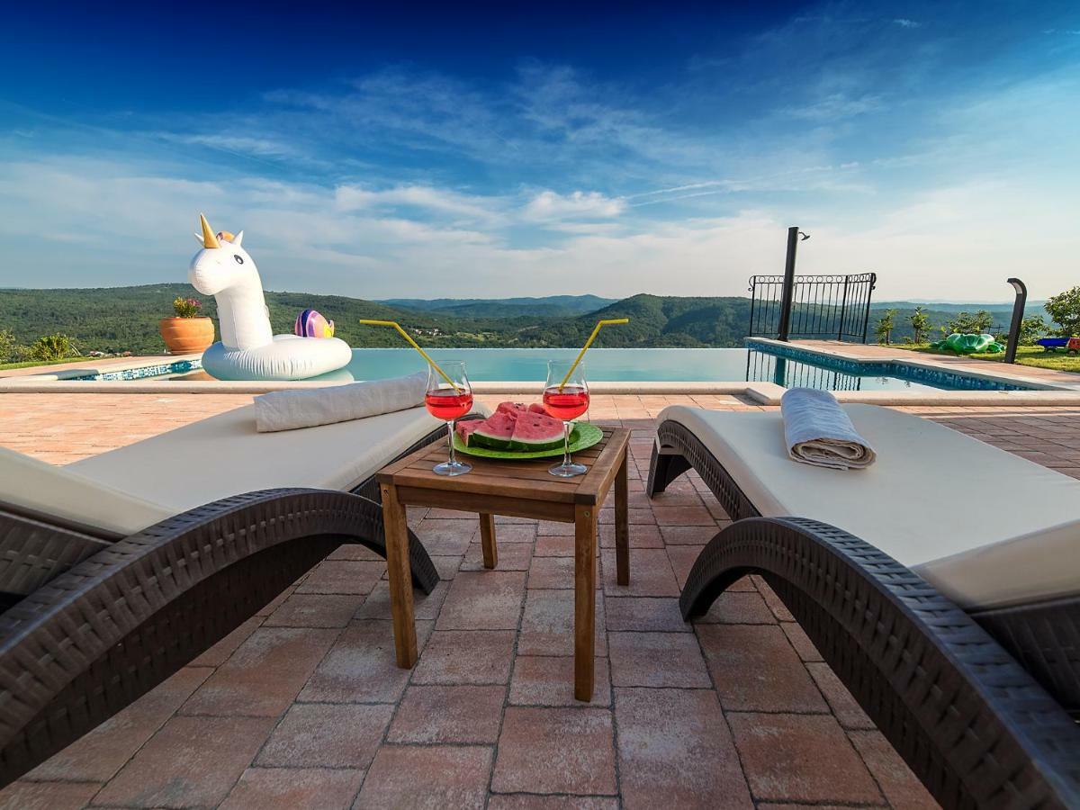 Home Andrea With Infinity Salty Pool Roc Exterior photo