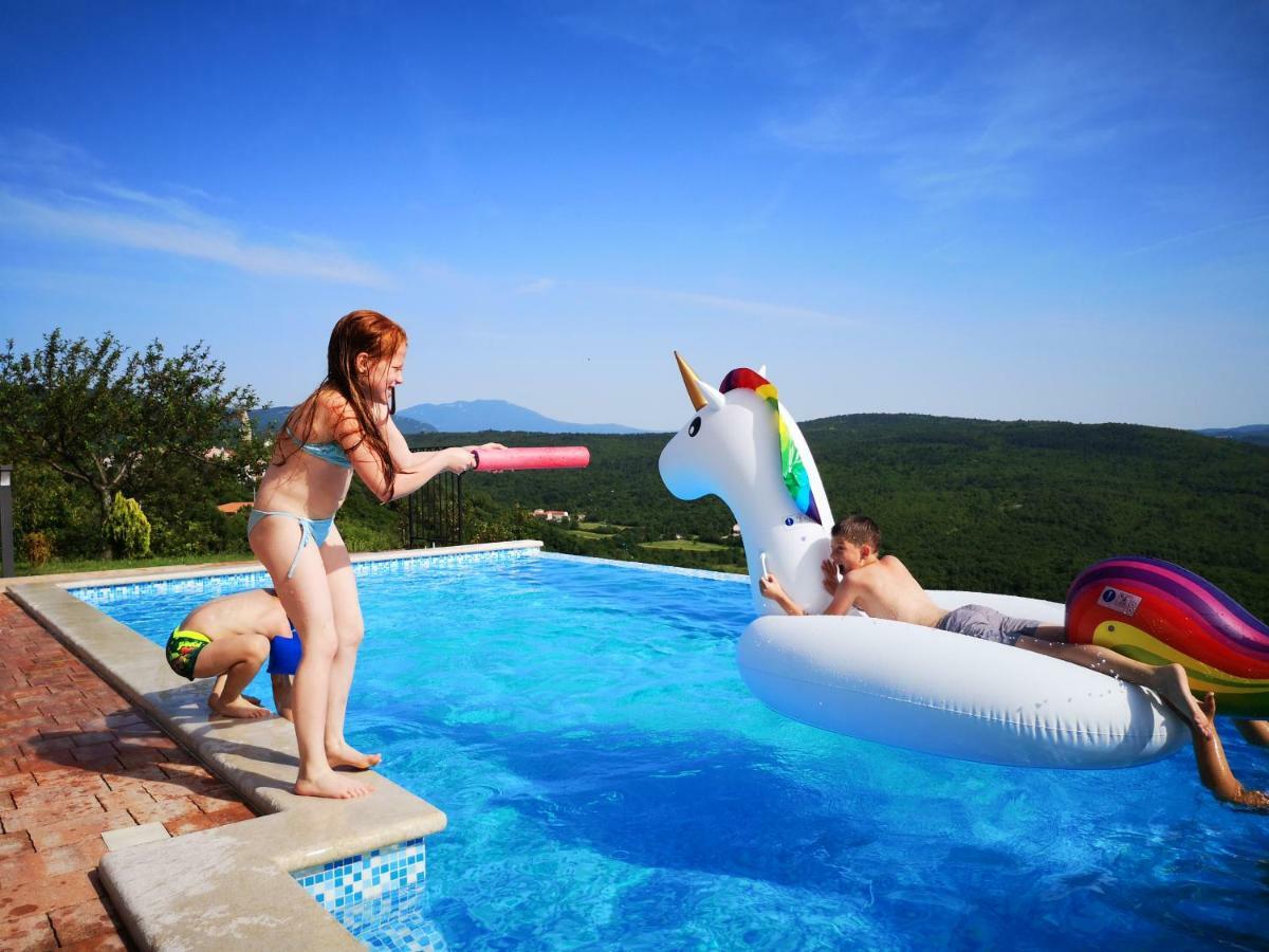 Home Andrea With Infinity Salty Pool Roc Exterior photo